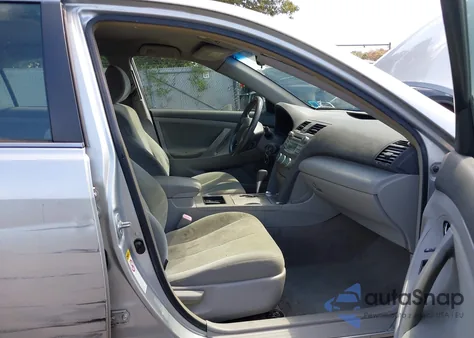 2007 Toyota Camry Le z USA, uszkodzony, nr VIN JTNBE46K373068694